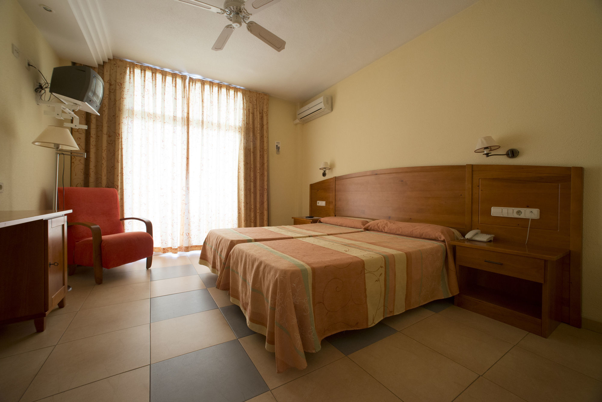 Hotel Tres Anclas Gandía Kültér fotó