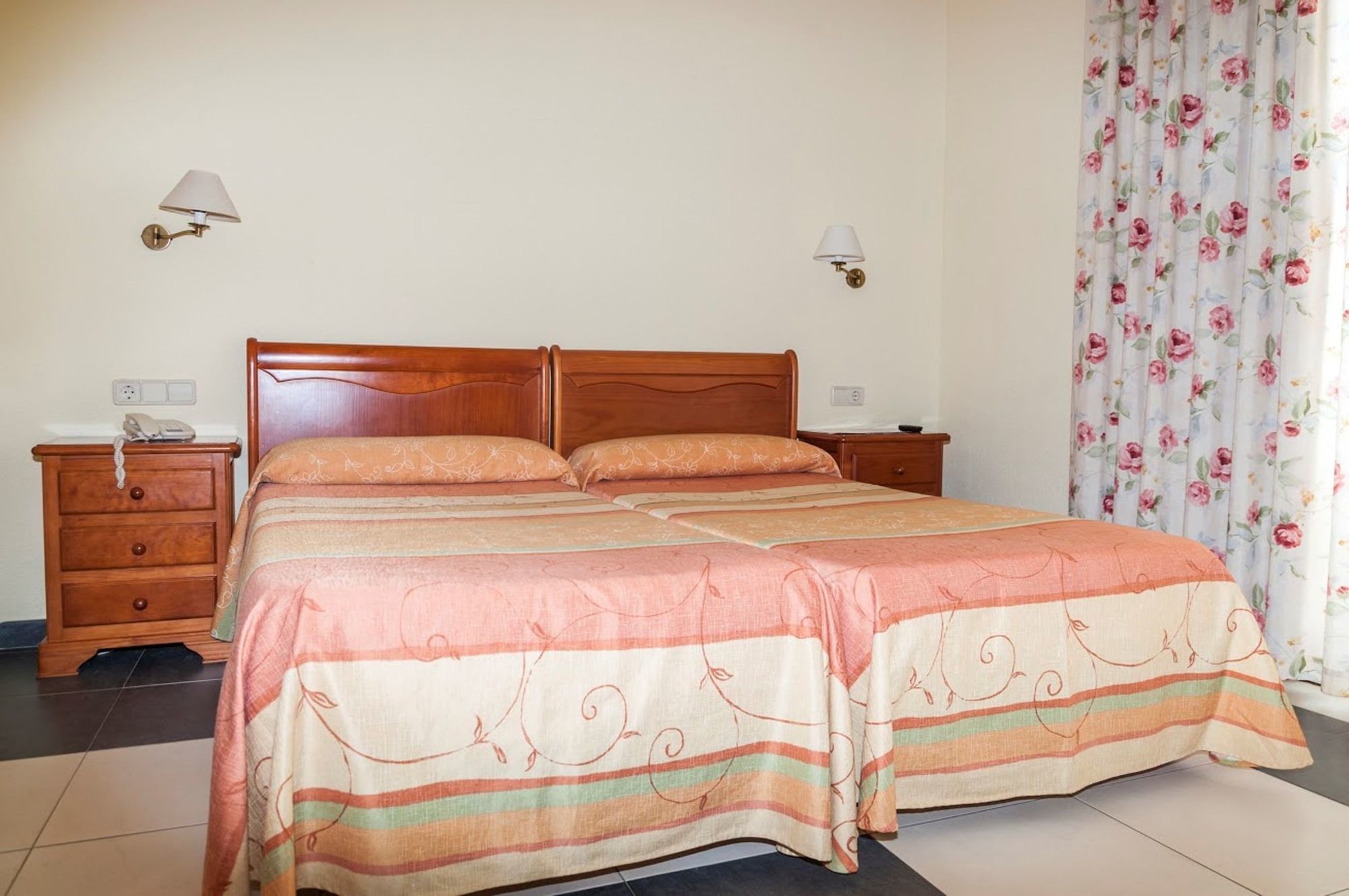 Hotel Tres Anclas Gandía Kültér fotó